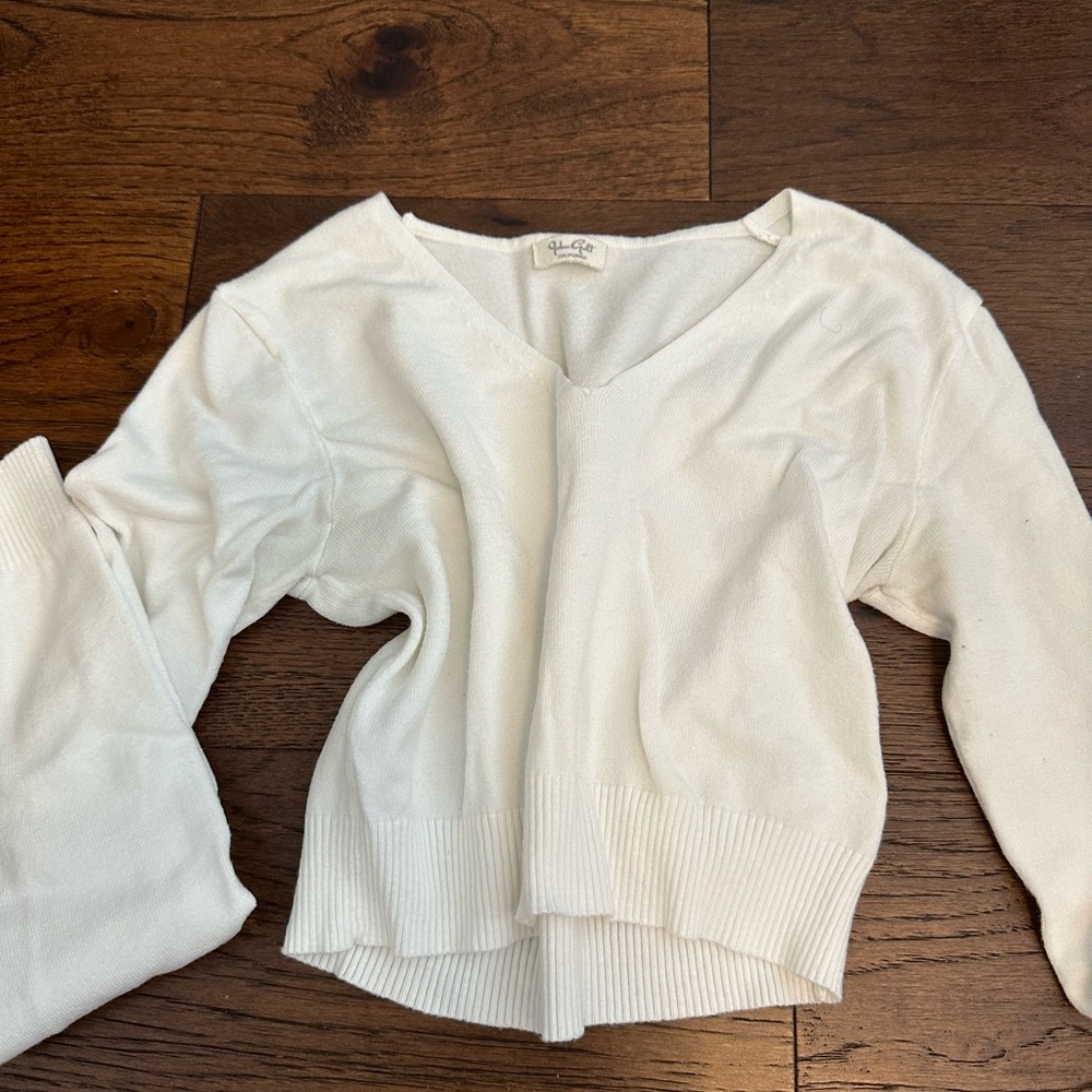 White long sleeve cropped Brandy Melville sweater